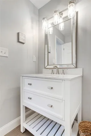 $349,000 | 2005 Meadowtree Lane, Kirkwood, MO 63122