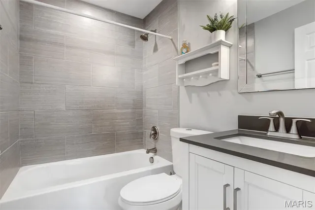 $349,000 | 2005 Meadowtree Lane, Kirkwood, MO 63122