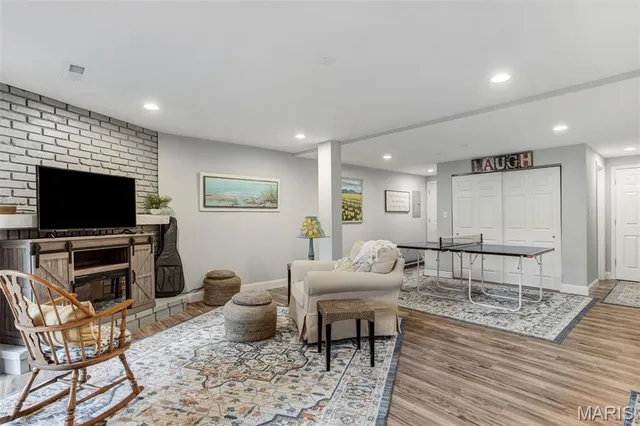 $349,000 | 2005 Meadowtree Lane, Kirkwood, MO 63122