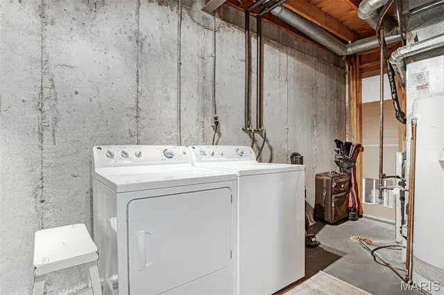 $349,000 | 2005 Meadowtree Lane, Kirkwood, MO 63122