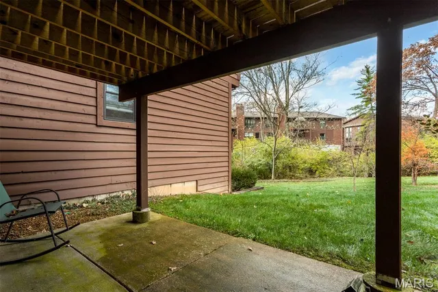 $349,000 | 2005 Meadowtree Lane, Kirkwood, MO 63122