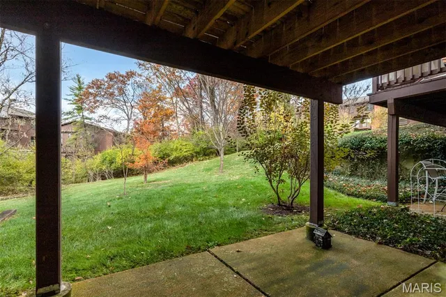 $349,000 | 2005 Meadowtree Lane, Kirkwood, MO 63122