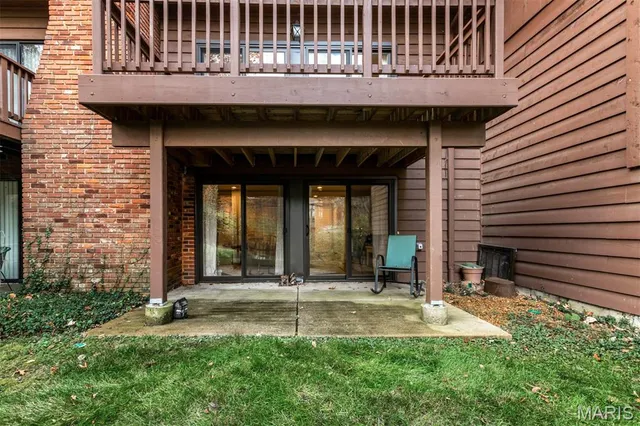 $349,000 | 2005 Meadowtree Lane, Kirkwood, MO 63122