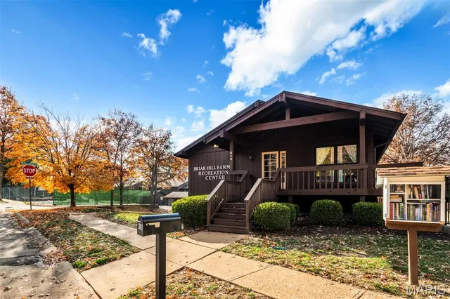 $349,000 | 2005 Meadowtree Lane, Kirkwood, MO 63122