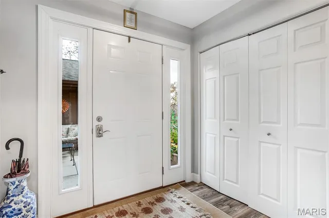 $349,000 | 2005 Meadowtree Lane, Kirkwood, MO 63122