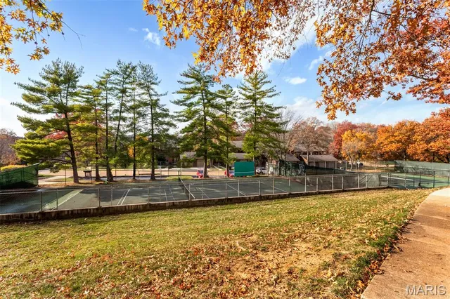 $349,000 | 2005 Meadowtree Lane, Kirkwood, MO 63122