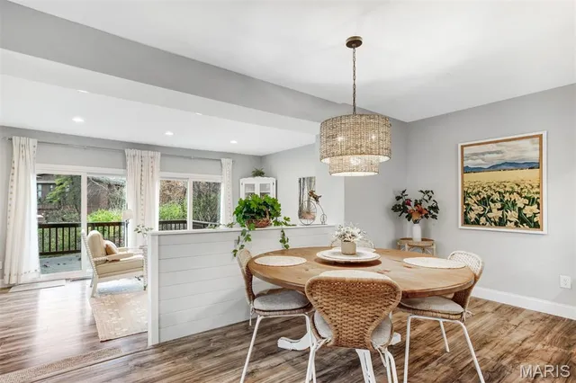 $349,000 | 2005 Meadowtree Lane, Kirkwood, MO 63122