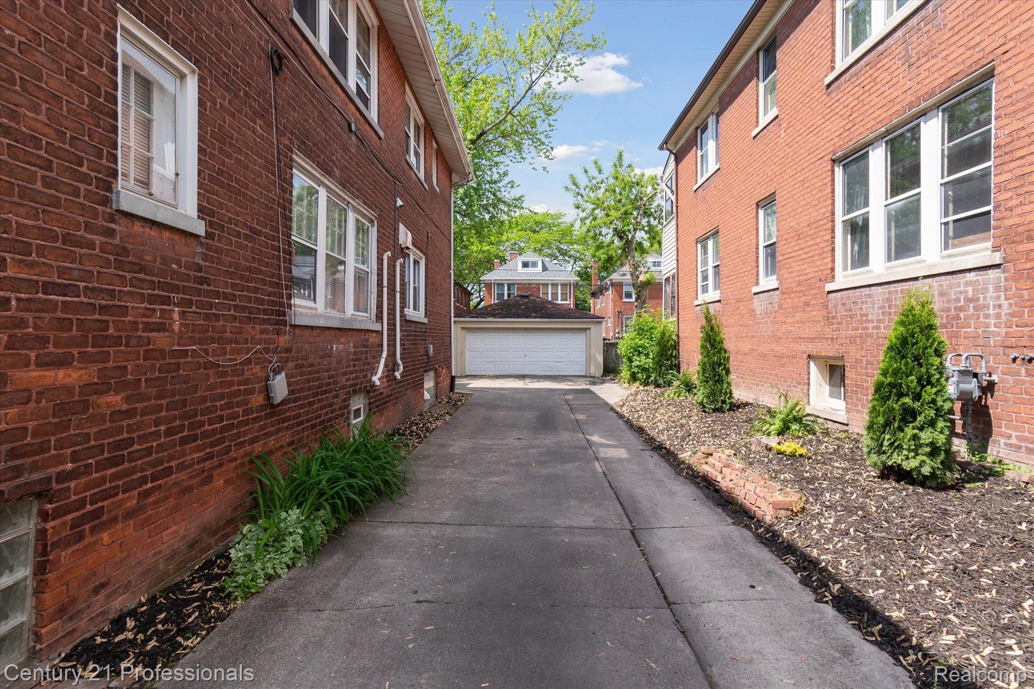 949 Nottingham Road Grosse Pointe, MI 48230 - Photo 48 of 56 Gallery Image 48