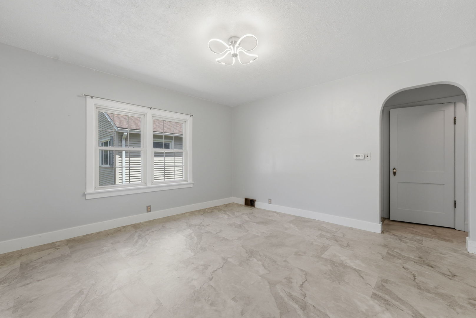 2202 44th Street Moline, IL 61265 - Photo 5 of 36