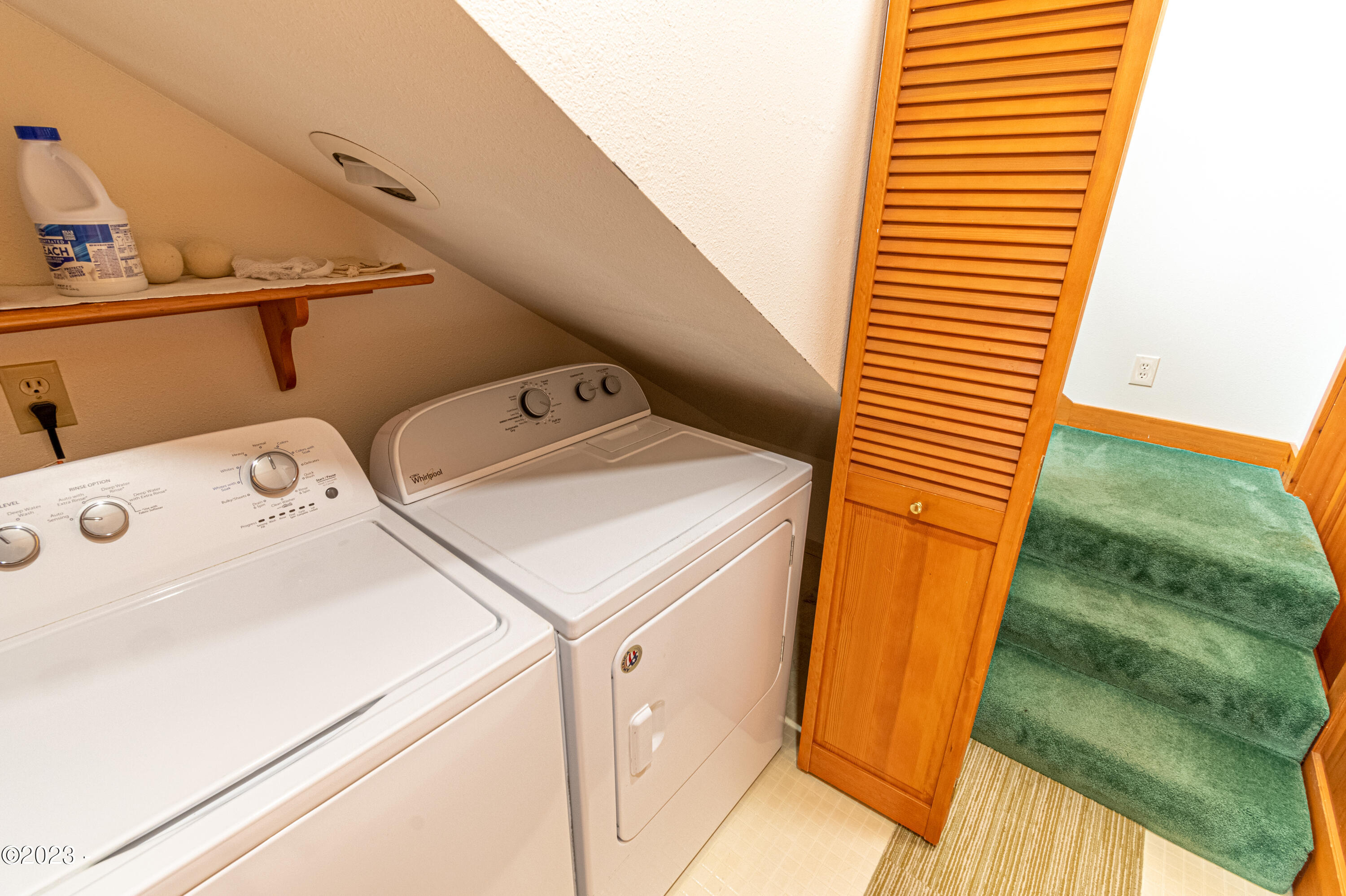 35140 Rueppell Avenue Pacific City, OR 97135 - Photo 19 of 32 Laundry