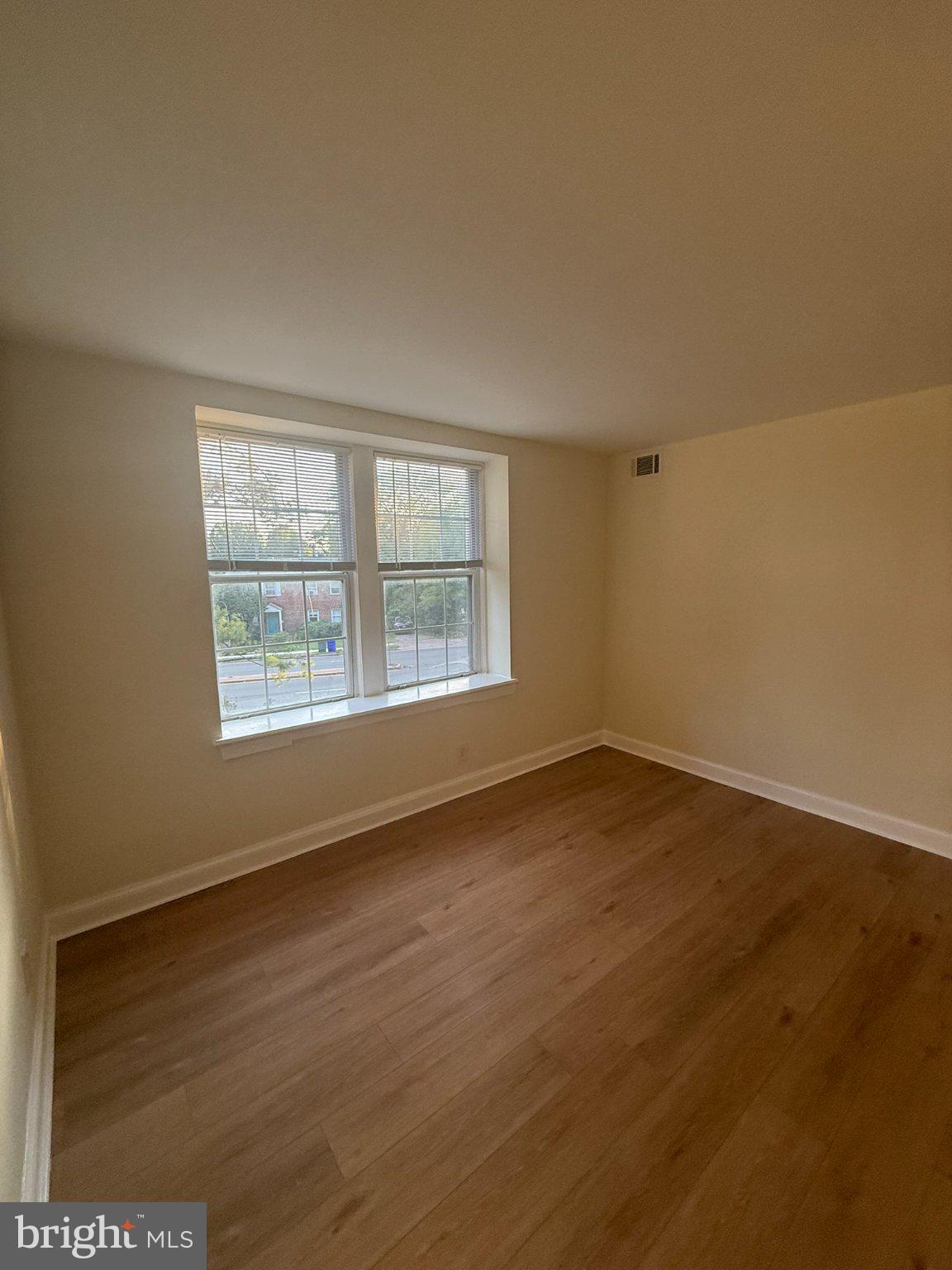 22 South Old Glebe Road, Unit 2D Arlington, VA 22204 - Photo 3 of 25 Gallery Image 3