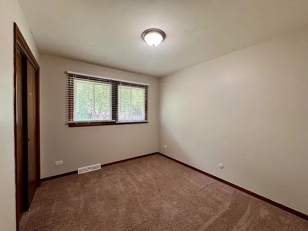 $261,000 | 17945 Maple Street, Lansing, IL 60438