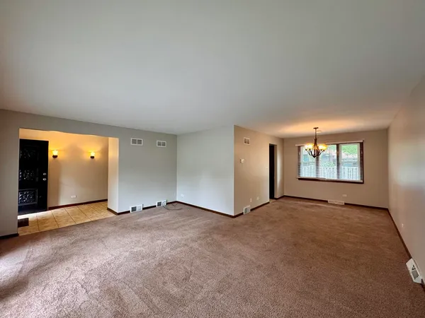 $261,000 | 17945 Maple Street, Lansing, IL 60438