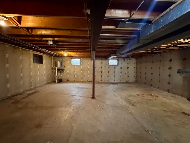 $298,000 | 17945 Maple Street, Lansing, IL 60438