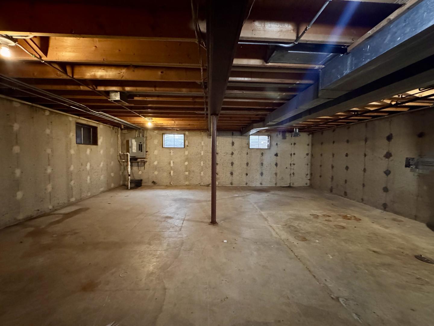 17945 Maple Street Lansing, IL 60438 - Photo 29 of 33 a view of empty room