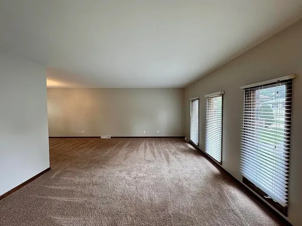 $261,000 | 17945 Maple Street, Lansing, IL 60438