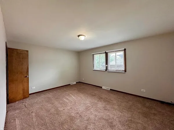 $261,000 | 17945 Maple Street, Lansing, IL 60438