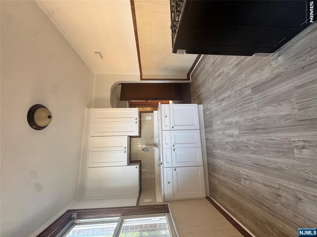 688 Kingsland Avenue, Unit 2 Ridgefield, NJ 07657 - Photo 7 of 14