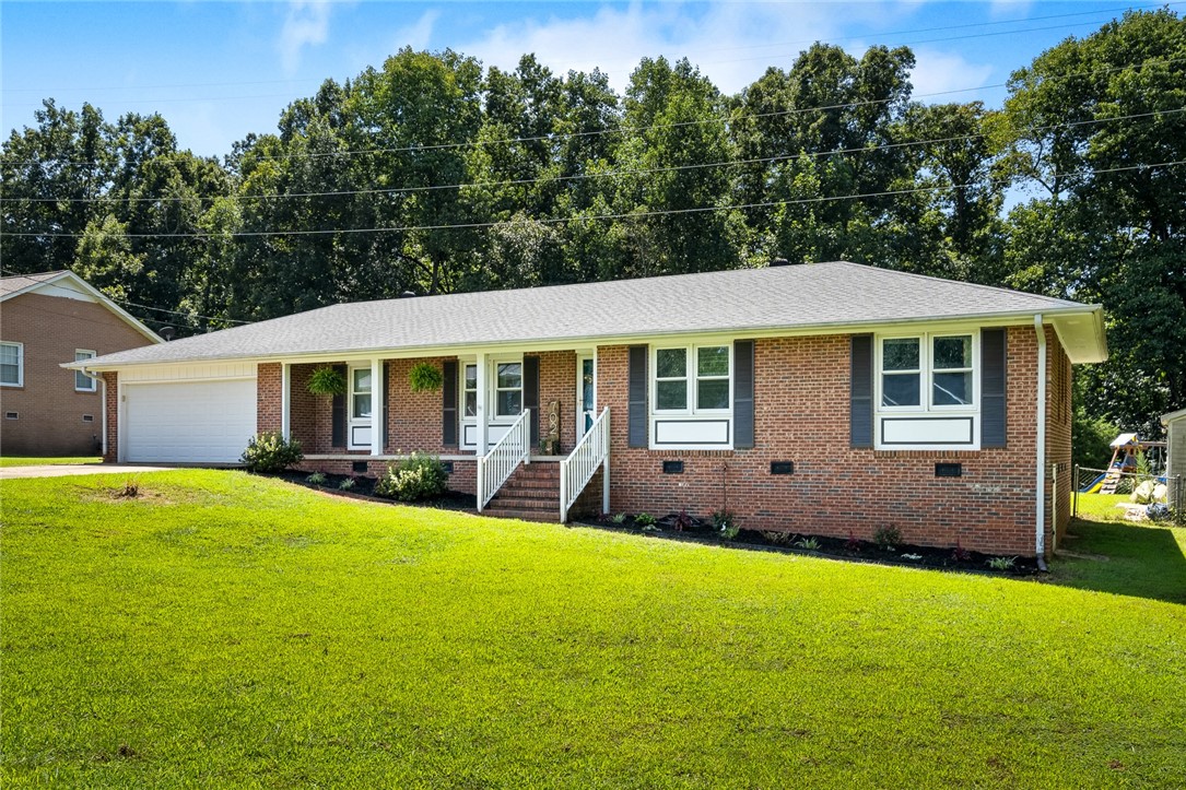 702 Timberlake Road Anderson, SC 29625 - Photo 4 of 33 Gallery Image 4