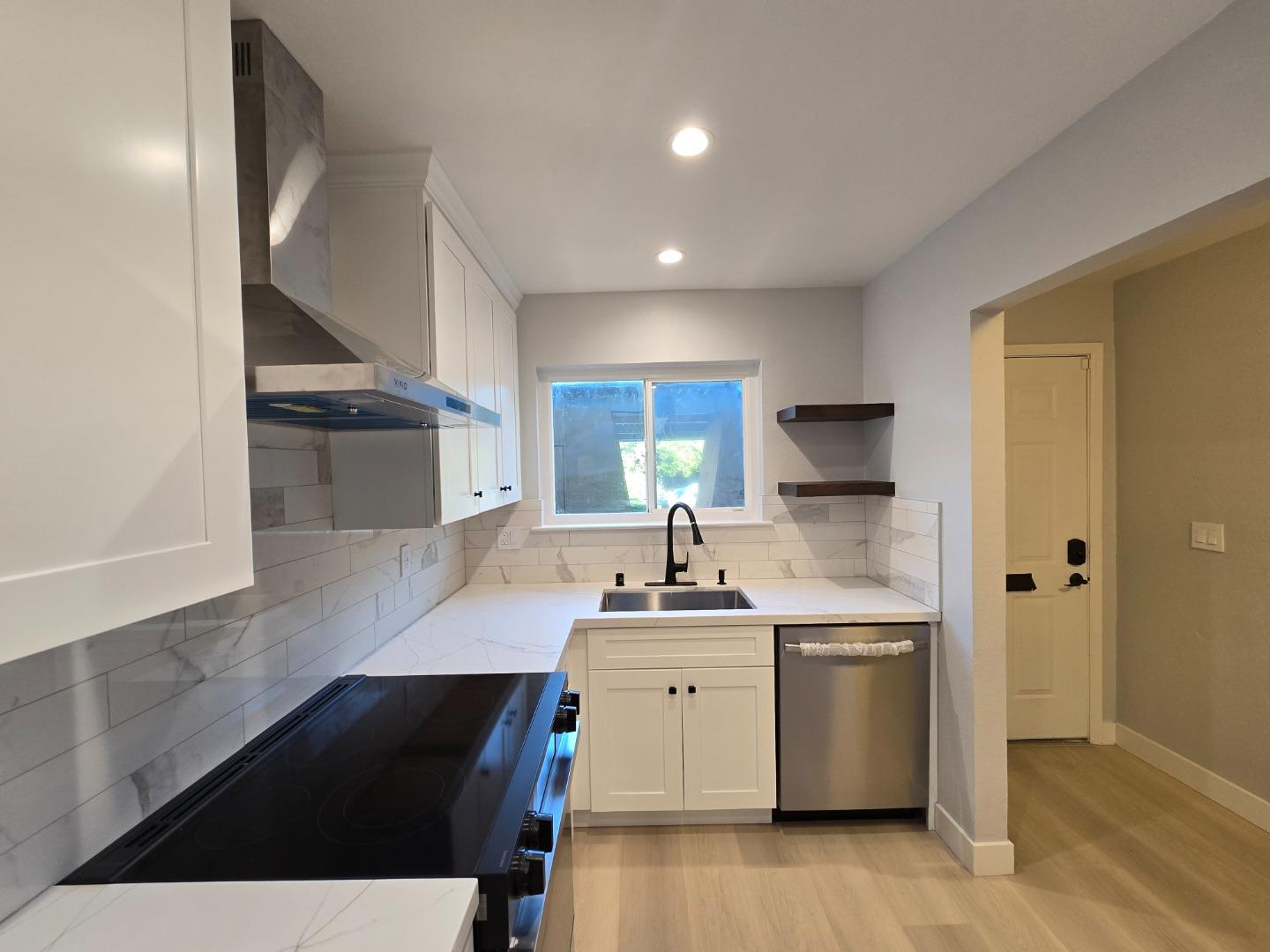 840 Quince Avenue, Unit 27 Santa Clara, CA 95051 - Photo 4 of 35