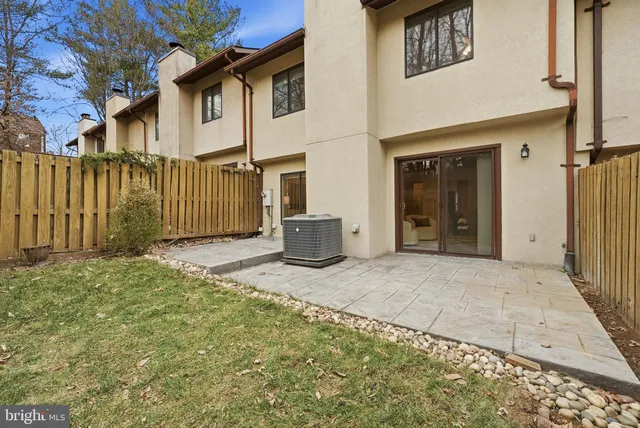 $580,000 | 2316 Glade Bank Way, Reston, VA 20191