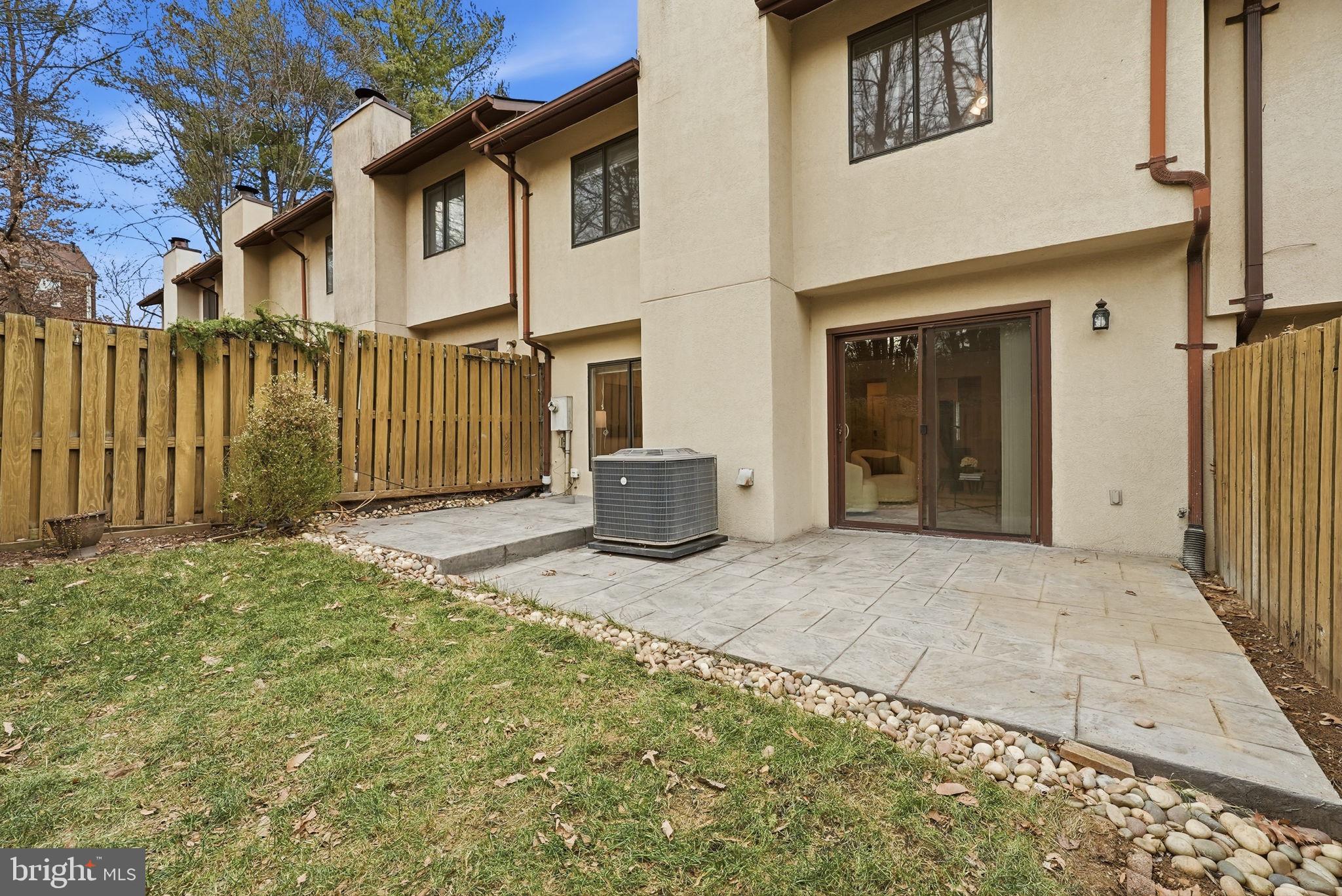 2316 Glade Bank Way Reston, VA 20191 - Photo 23 of 26