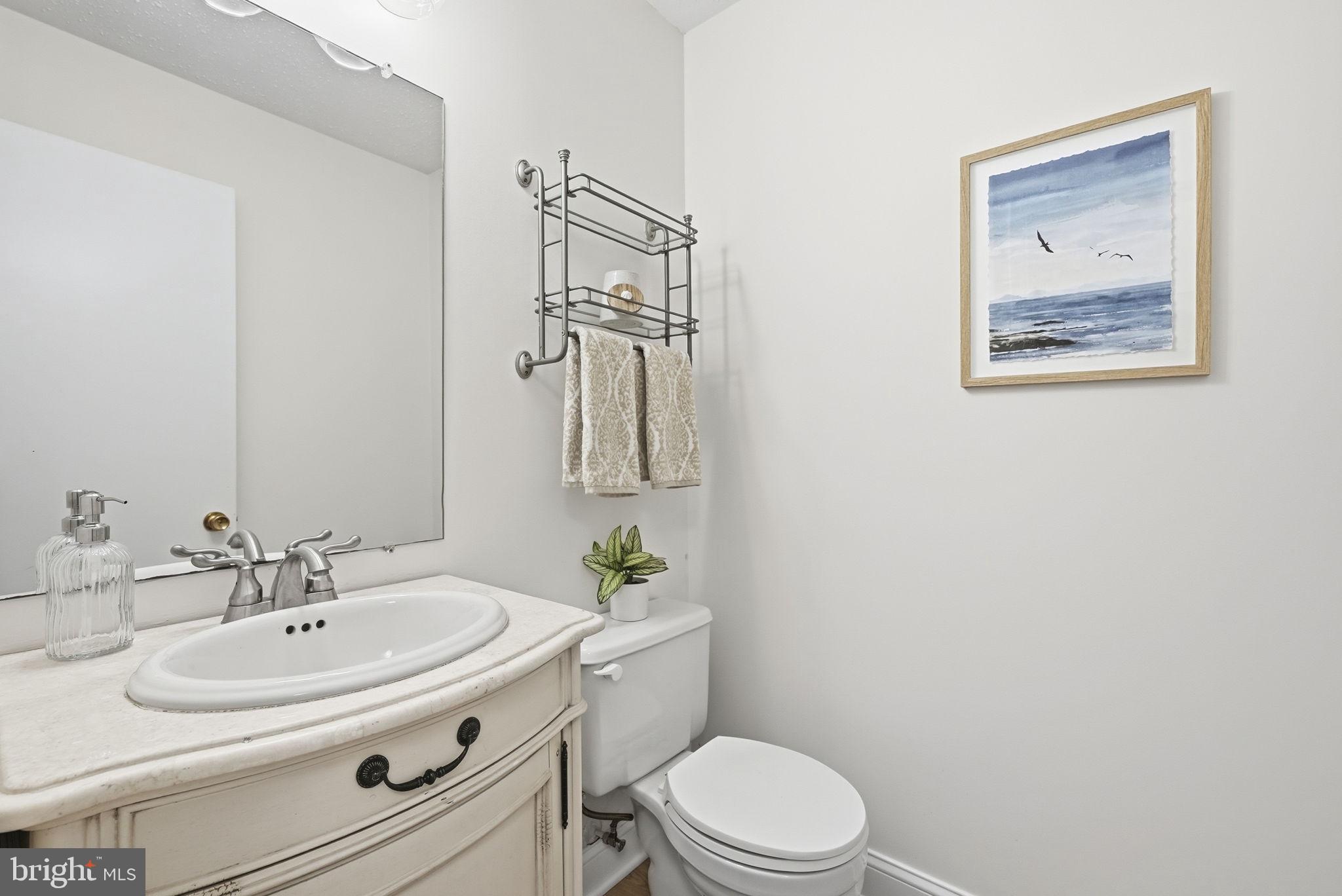 2316 Glade Bank Way Reston, VA 20191 - Photo 3 of 26