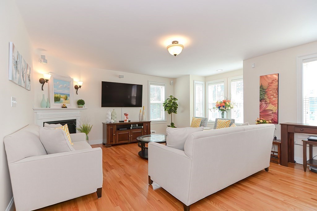 265 Plimpton Street, Unit 265 Walpole, MA 02081 - Photo 10 of 36 Gallery Image 10