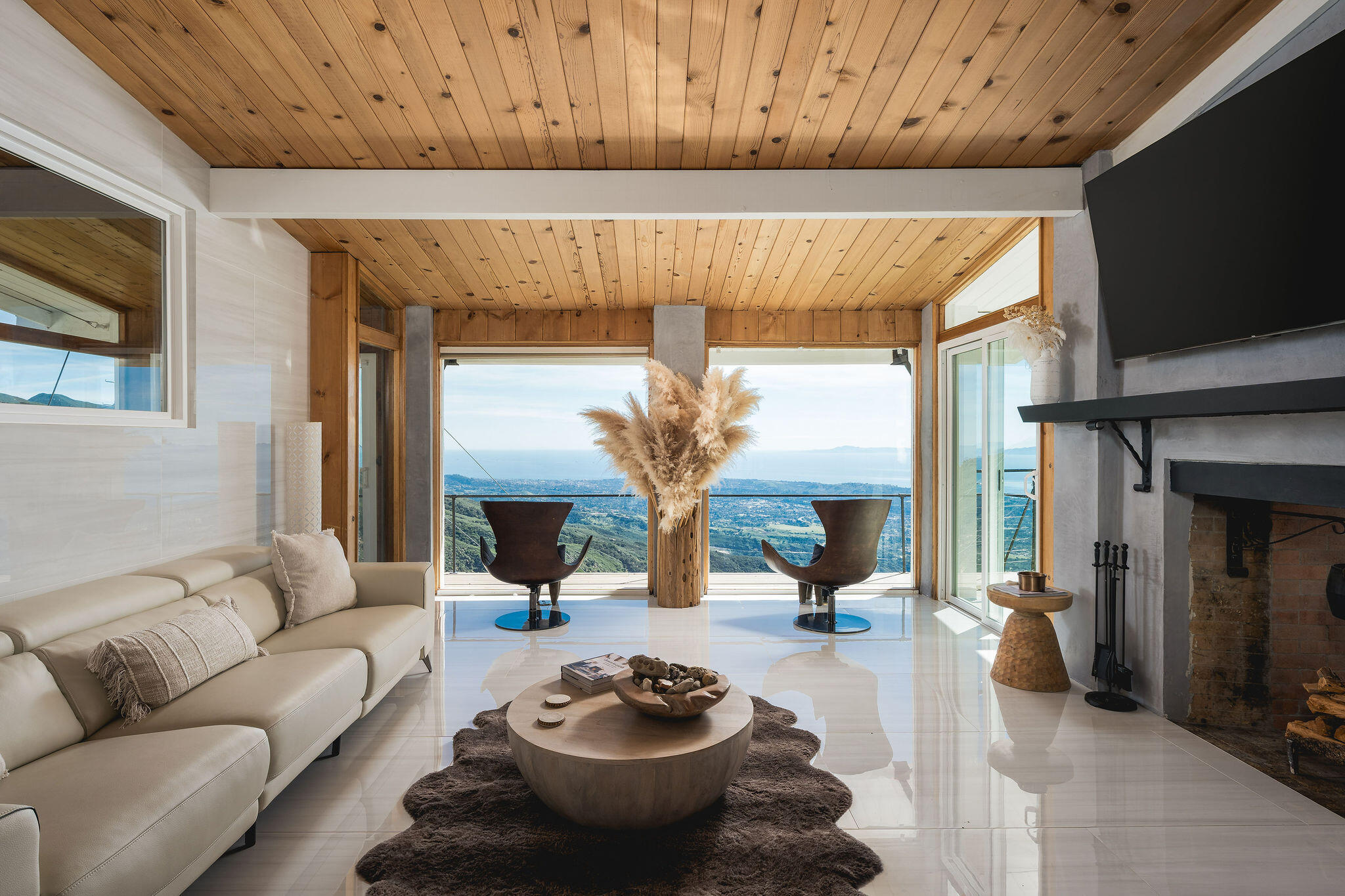 4825 Rim Road Santa Barbara, CA 93105 - Photo 8 of 36 Amazing views from living room