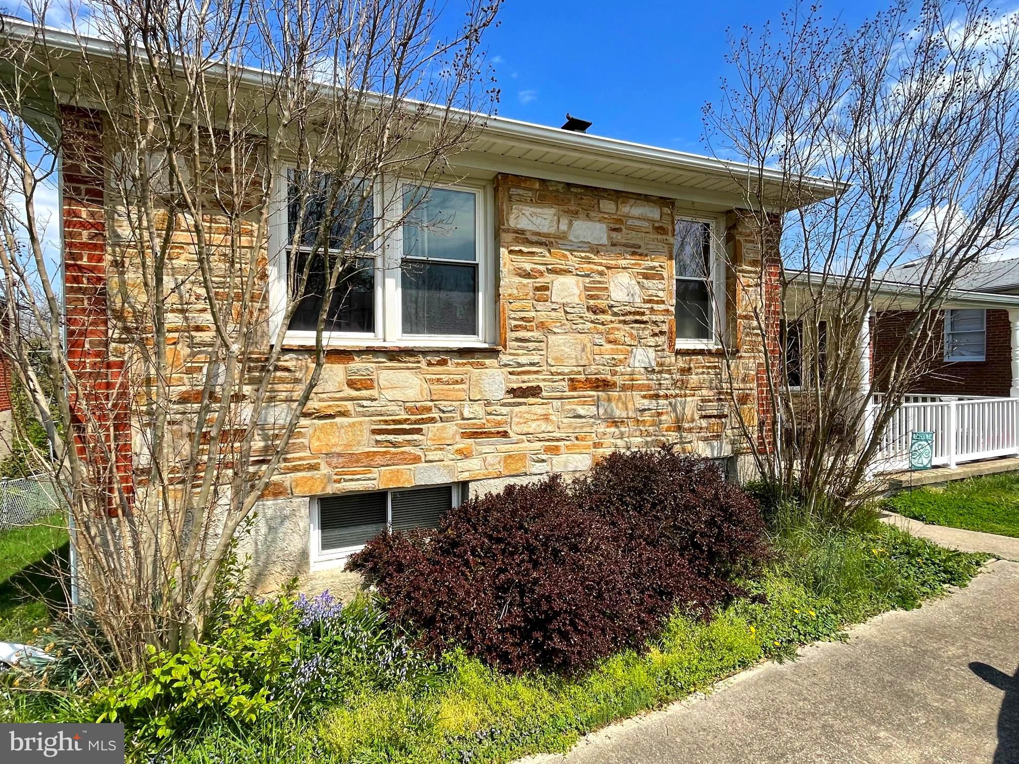 1916 Altavue Road Baltimore, MD 21228 - Photo 2 of 33