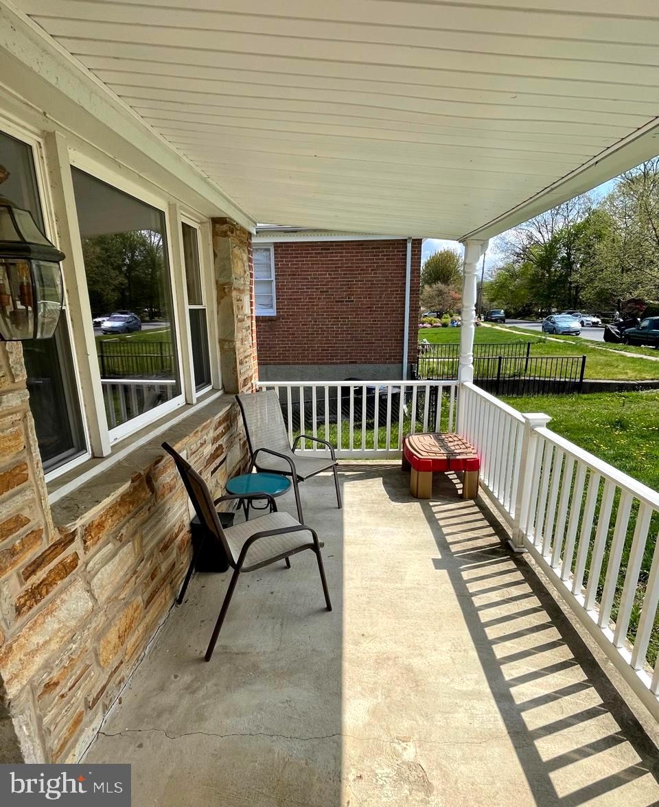 1916 Altavue Road Baltimore, MD 21228 - Photo 4 of 33