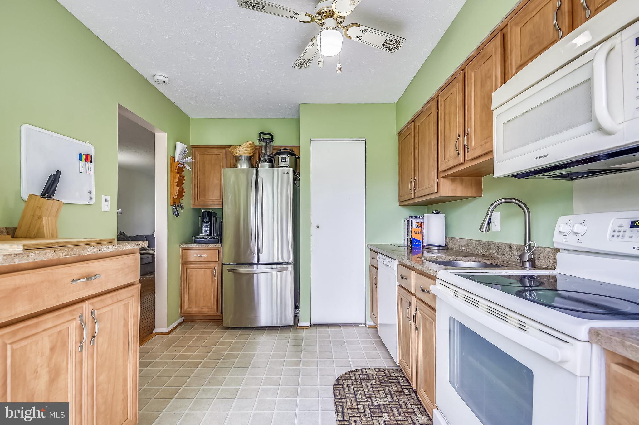 6 Bellfalls Way Nottingham, MD 21236 - Photo 10 of 30 Kitchen