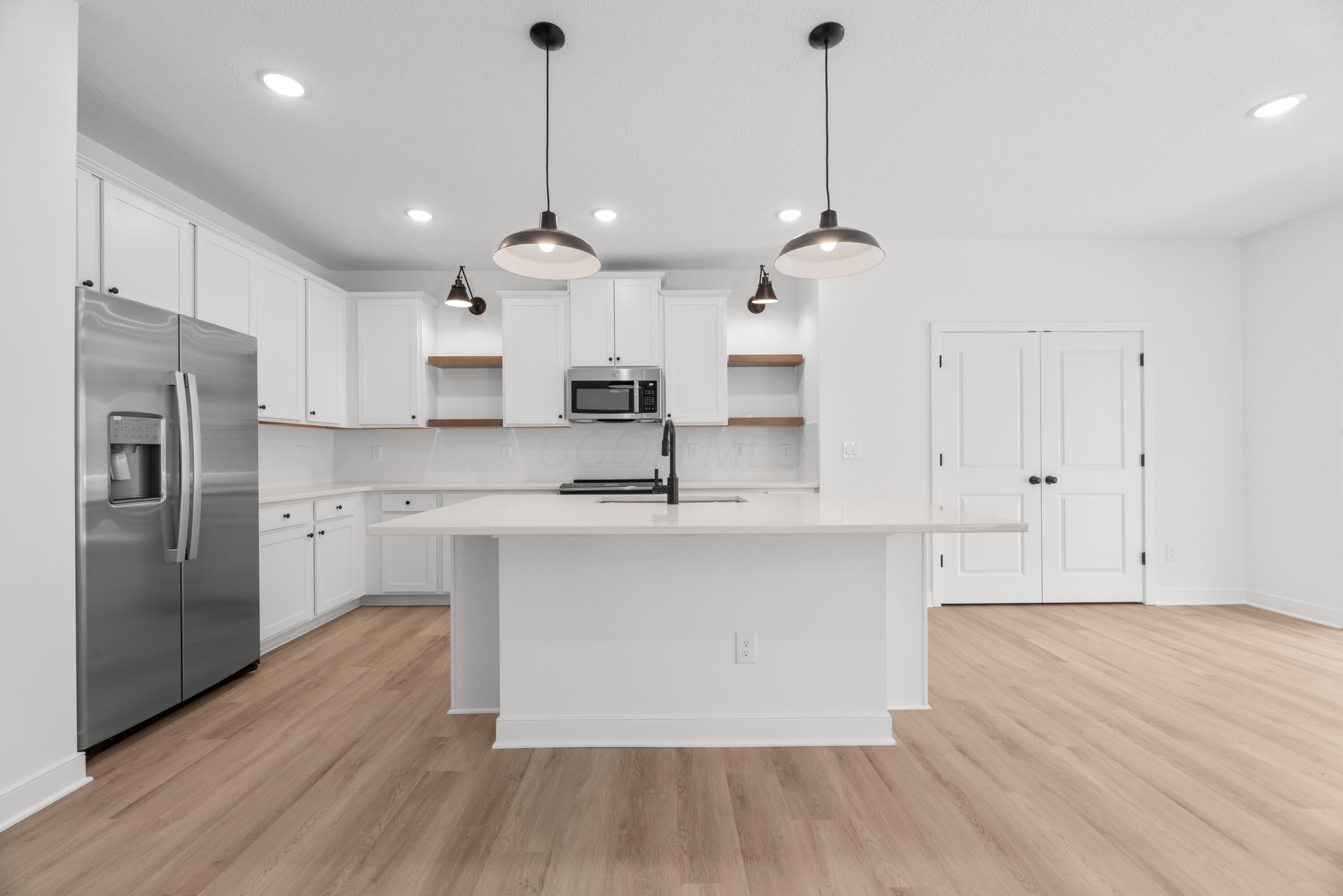 15831 King Road Howard, OH 43028 - Photo 6 of 39 kitchen