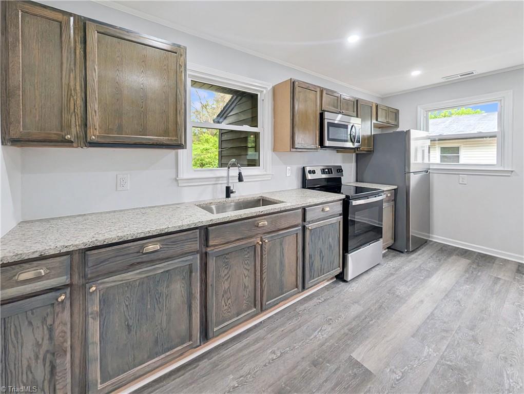 1614 Willow Road Greensboro, NC 27401 - Photo 11 of 16 Kitchen