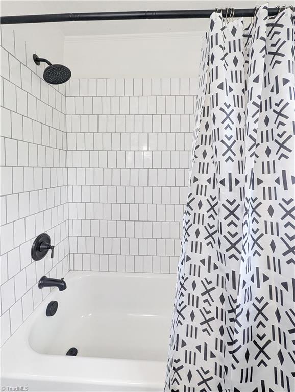 1614 Willow Road Greensboro, NC 27401 - Photo 15 of 16 Tiled Shower/tub