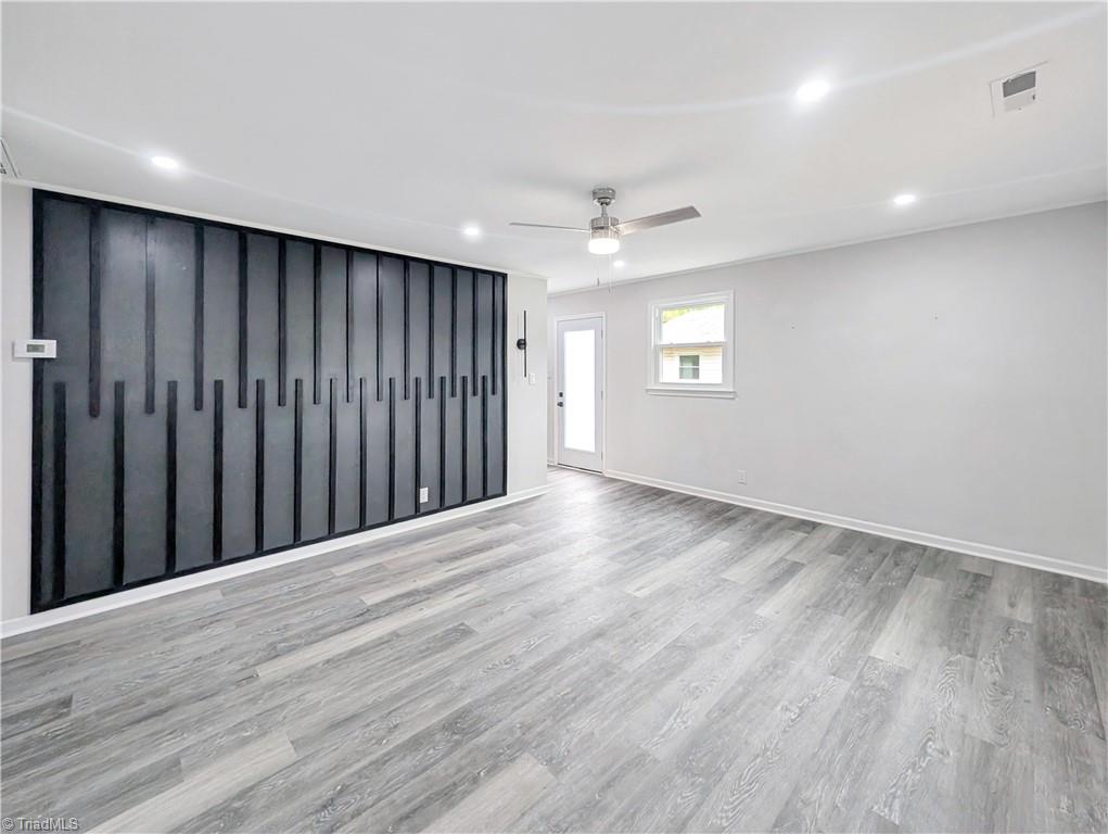 1614 Willow Road Greensboro, NC 27401 - Photo 6 of 16 Living room