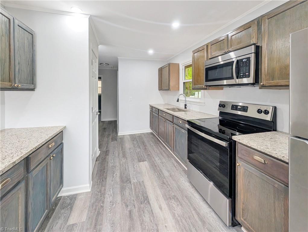 1614 Willow Road Greensboro, NC 27401 - Photo 10 of 16 Kitchen