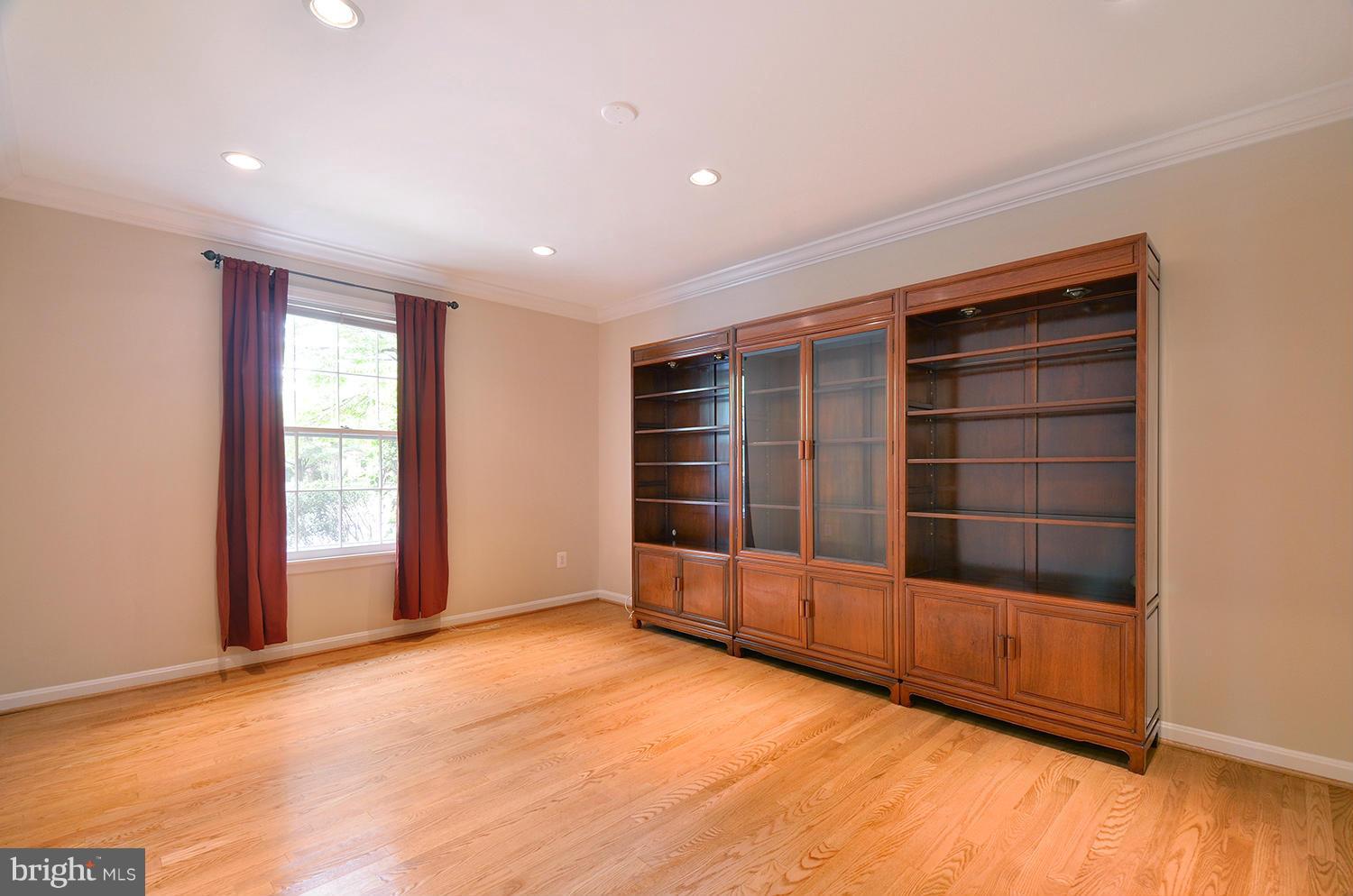 5107 Sangamore Road Bethesda, MD 20816 - Photo 18 of 30 Bedroom