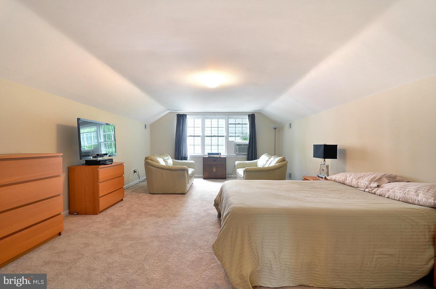 5107 Sangamore Road Bethesda, MD 20816 - Photo 21 of 30 Bedroom
