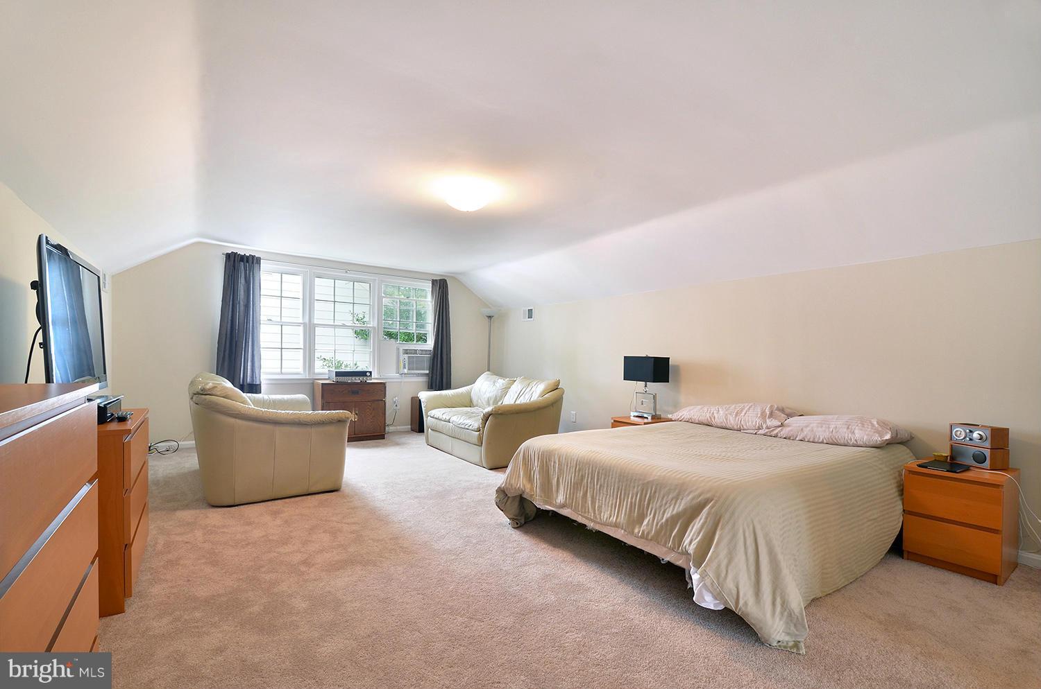 5107 Sangamore Road Bethesda, MD 20816 - Photo 22 of 30 Bedroom