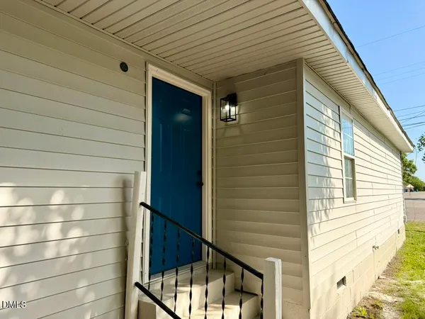 $1,125 | 1002 East Harnett Street, Dunn, NC 28334
