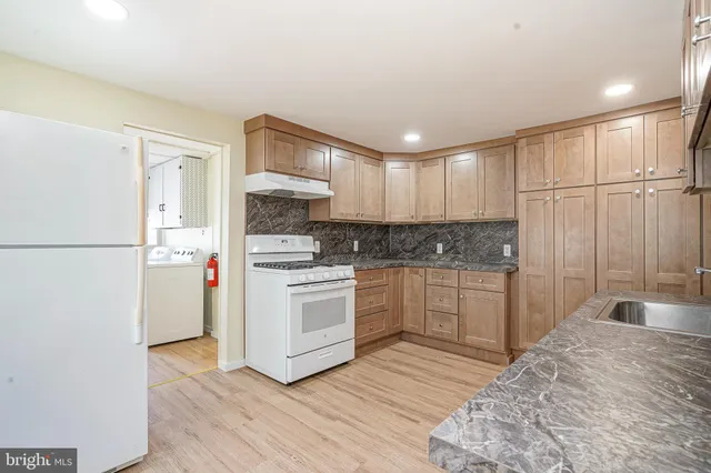 $2,100 | 19 East Millbrooke Avenue, Woodstown, NJ 08098