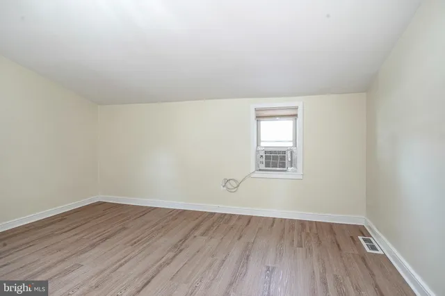 $2,100 | 19 East Millbrooke Avenue, Woodstown, NJ 08098