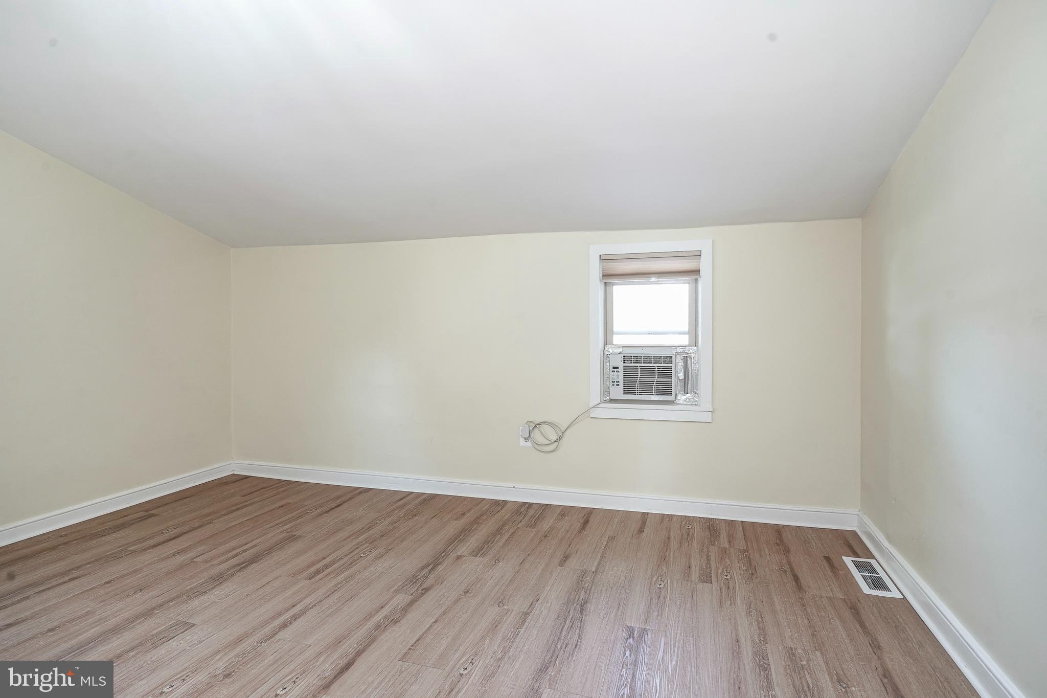 19 East Millbrooke Avenue Woodstown, NJ 08098 - Photo 16 of 27