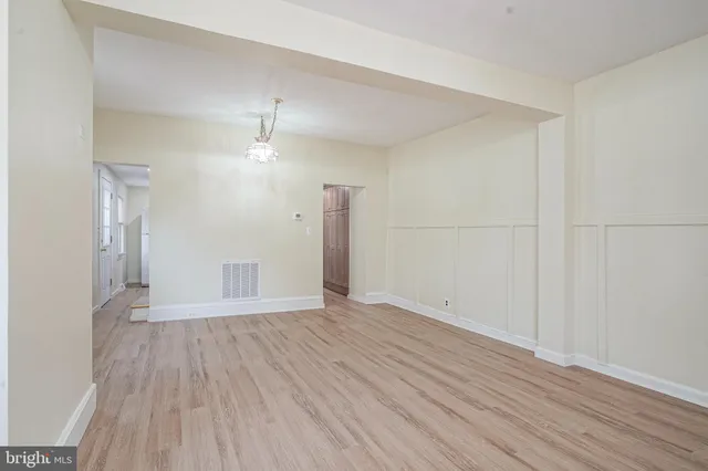 $2,100 | 19 East Millbrooke Avenue, Woodstown, NJ 08098