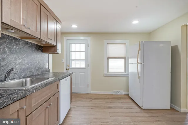 $2,100 | 19 East Millbrooke Avenue, Woodstown, NJ 08098