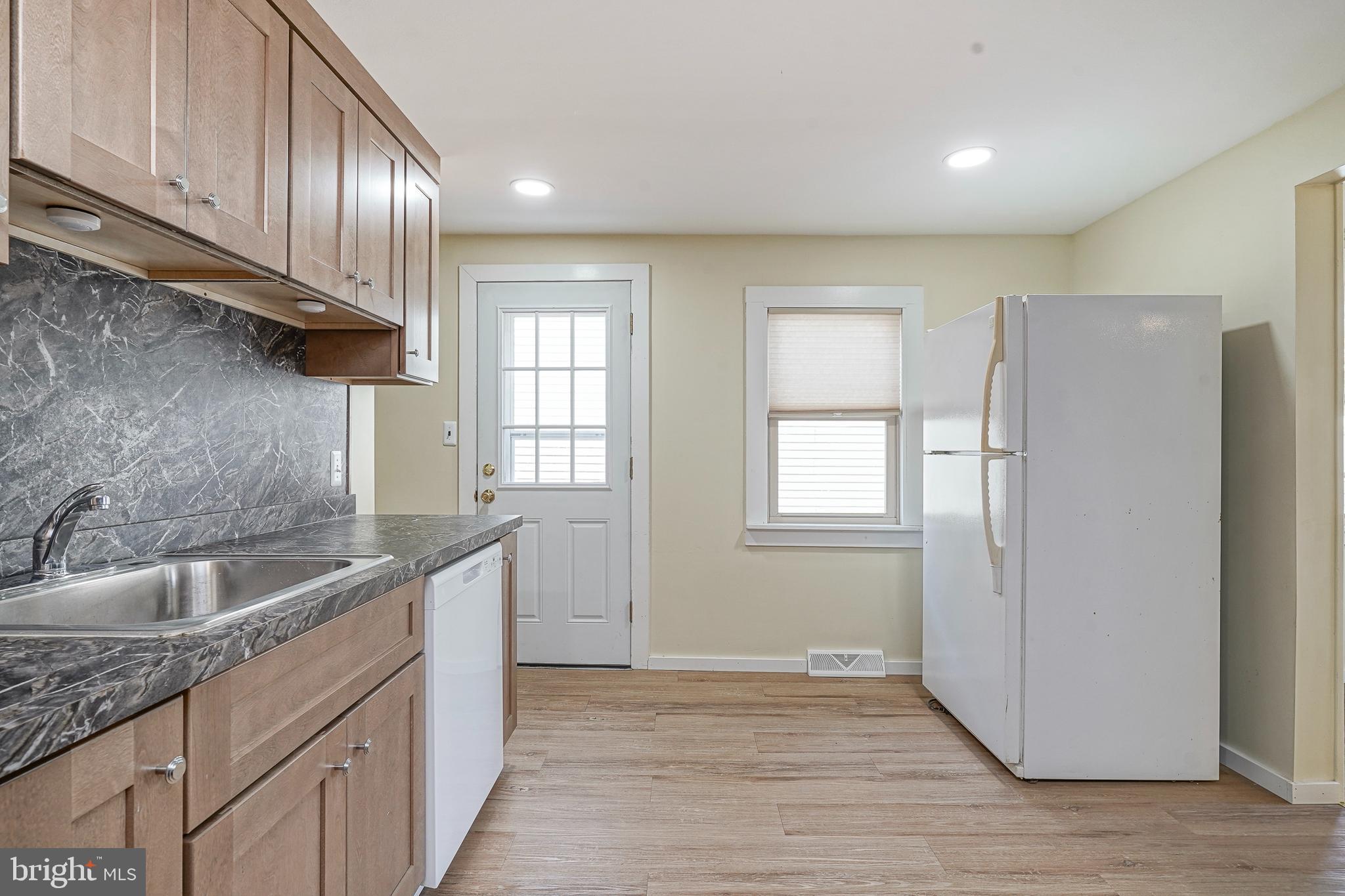 19 East Millbrooke Avenue Woodstown, NJ 08098 - Photo 9 of 27