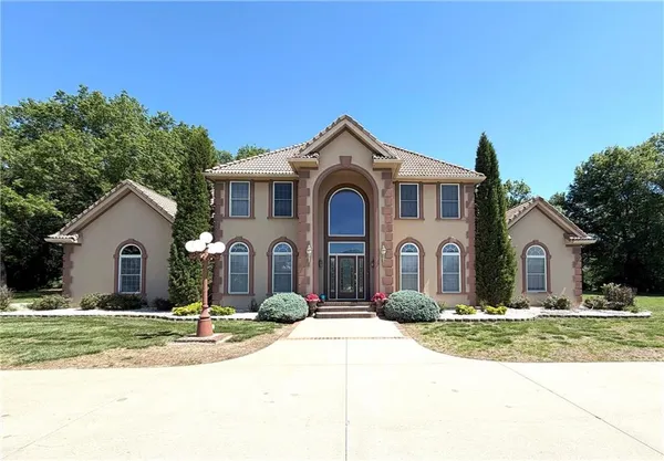 $699,000 | 109 Crestwood Estates, Pittsburg, KS 66762