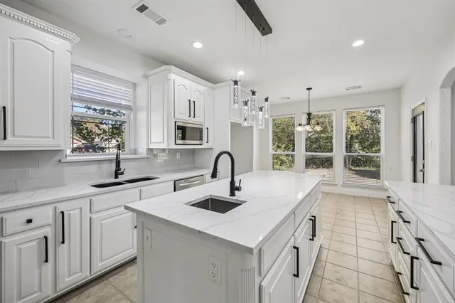 $750,000 | 6400 Rogers Drive, North Richland Hills, TX 76182