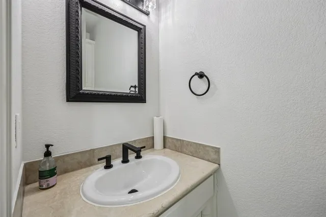 $750,000 | 6400 Rogers Drive, North Richland Hills, TX 76182